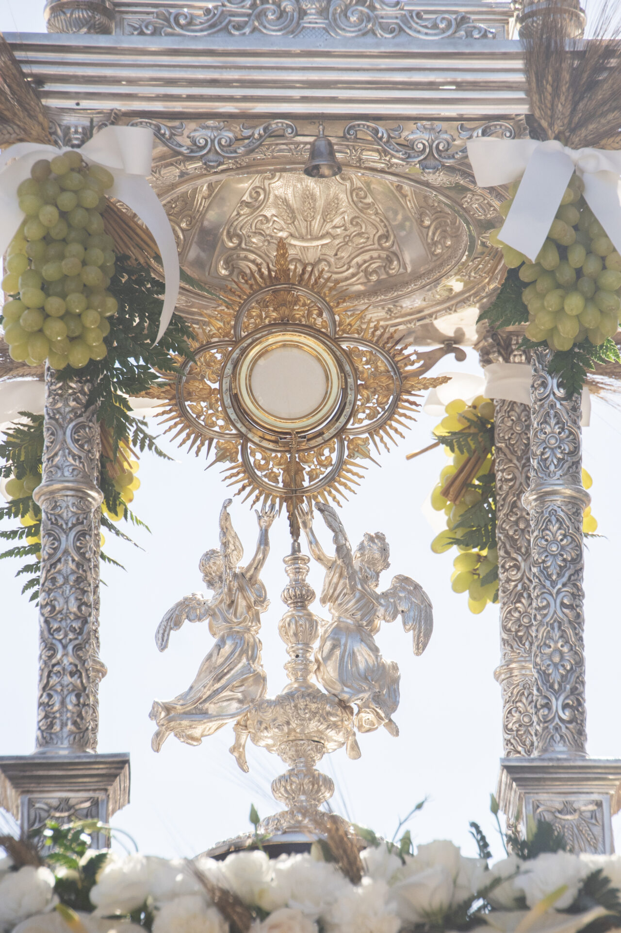 Solemne Triduo en honor del Santísimo Sacramento - Hermandad Santa Genoveva